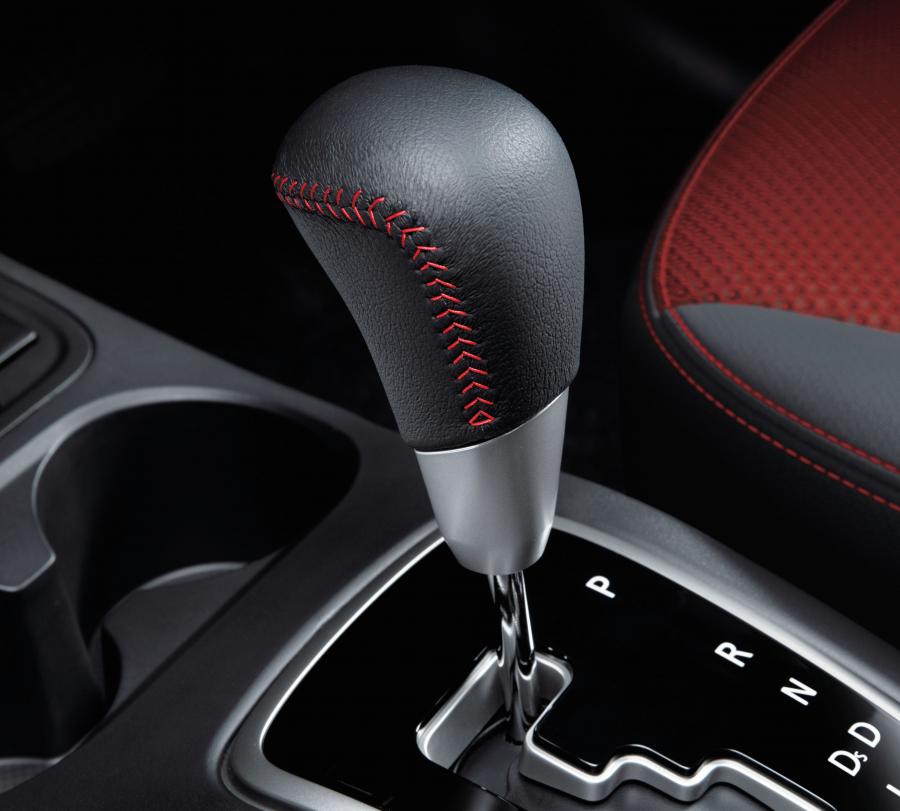 Детали интерьера Mitsubishi Mirage Black Edition 2018 года  (JP) (фото 9 из 10)